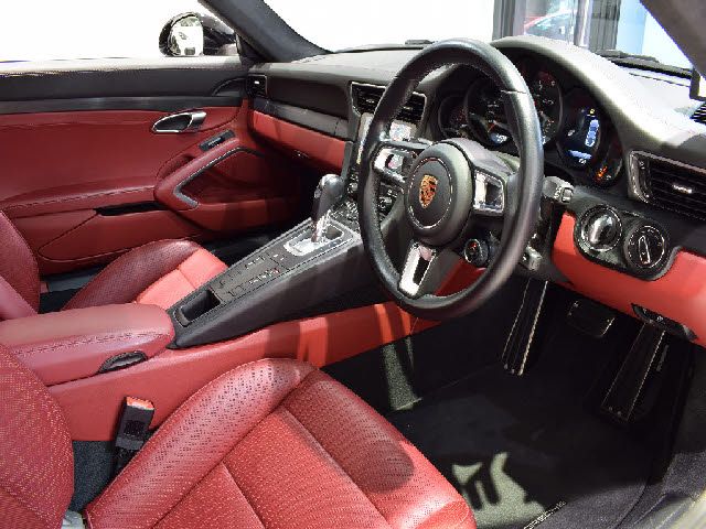 Porsche 911 2019-01 9816-20