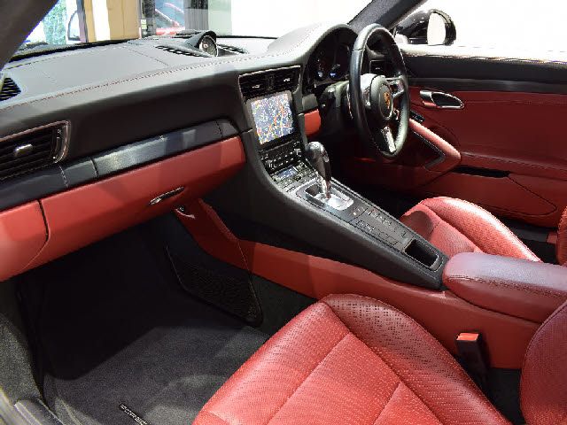 Porsche 911 2019-01 9816-18