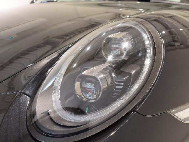 Porsche 911 2019-01 9816-29