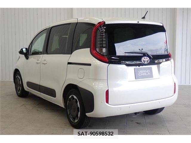 Toyota SIENTA 2022-09 368140-5