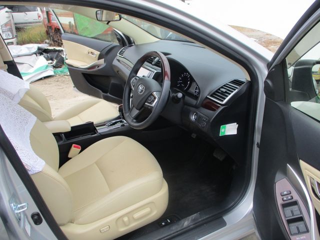 Toyota PREMIO 2017-09 26484-9