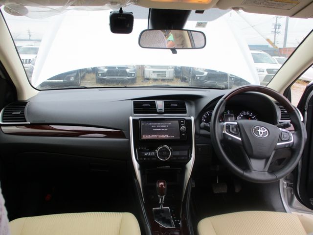 Toyota PREMIO 2017-09 26484-2