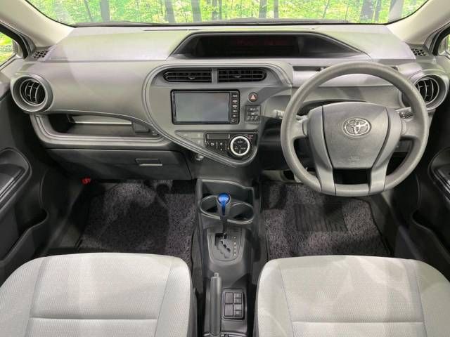 Toyota AQUA 2018-10 15077-1