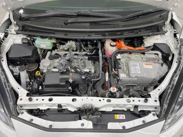 Toyota AQUA 2018-10 15077-18