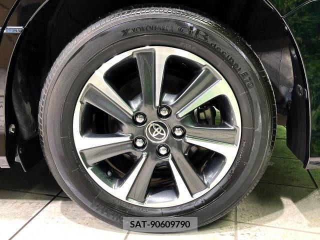 Toyota VOXY 2021-11 321681-14
