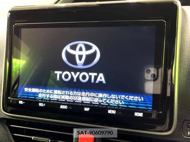 Toyota VOXY 2021-11 321681-2