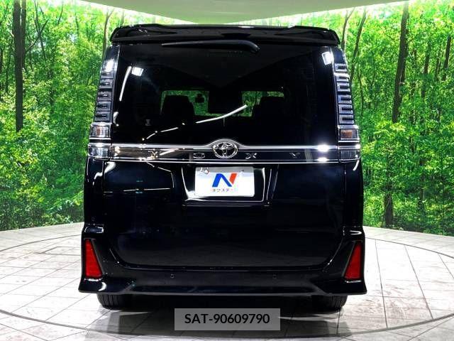 Toyota VOXY 2021-11 321681-16