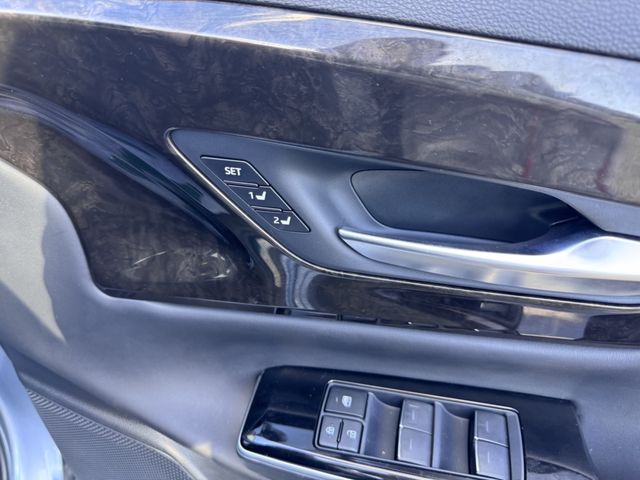 Toyota CROWN SEDAN 2018-08 192552-23