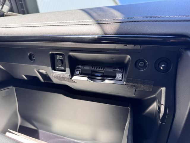 Toyota CROWN SEDAN 2018-08 192552-20