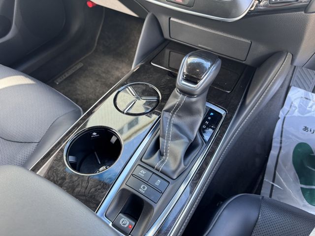 Toyota CROWN SEDAN 2018-08 192552-14