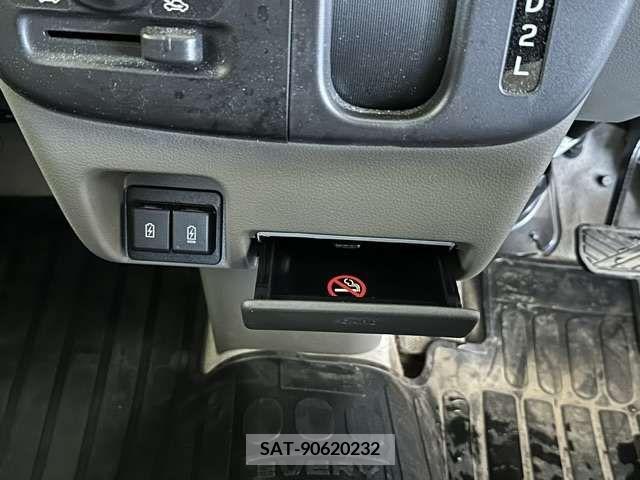 Suzuki EVERY 2023-11 301660-16