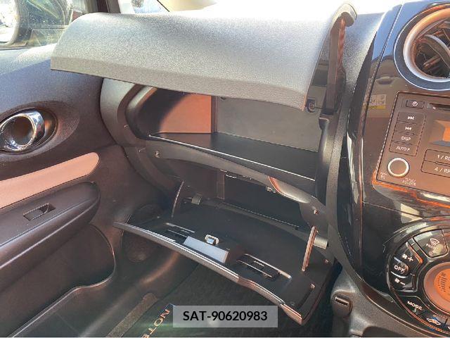 Nissan NOTE 2019-02 219581-16