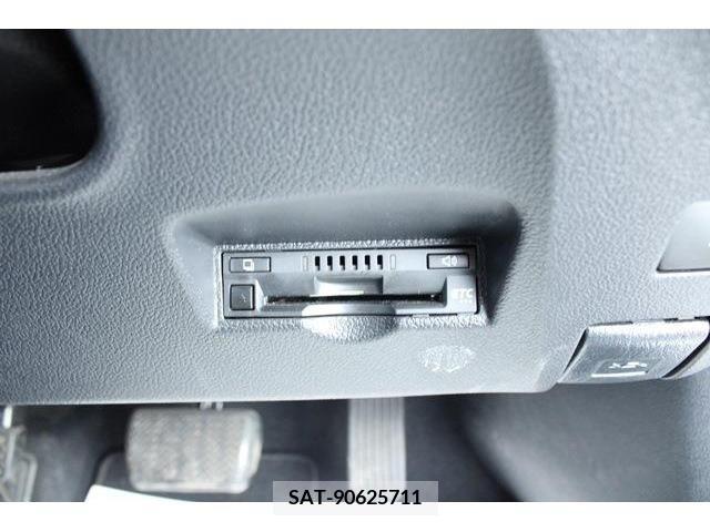 Toyota PRIUS 2019-06 282218-3
