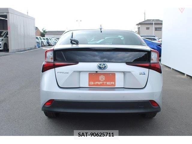Toyota PRIUS 2019-06 282218-7