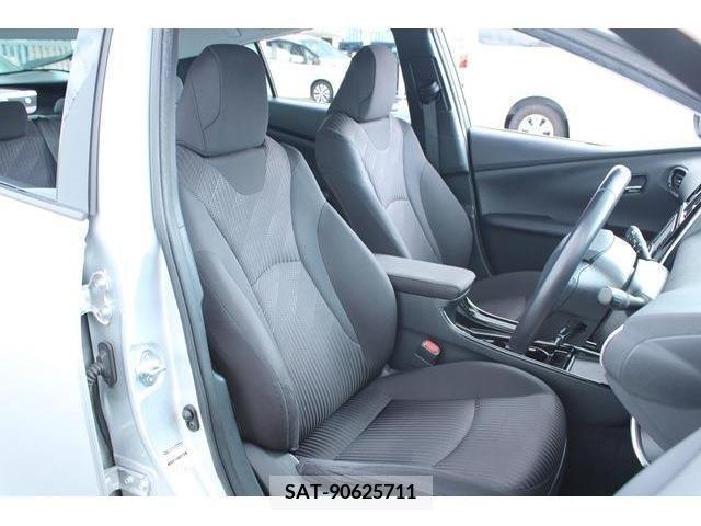 Toyota PRIUS 2019-06 282218-14