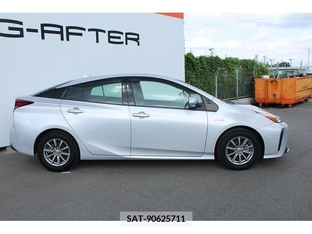 Toyota PRIUS 2019-06 282218-6