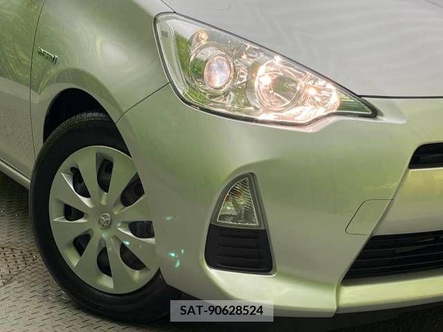 Toyota AQUA 2013-06 349982-9