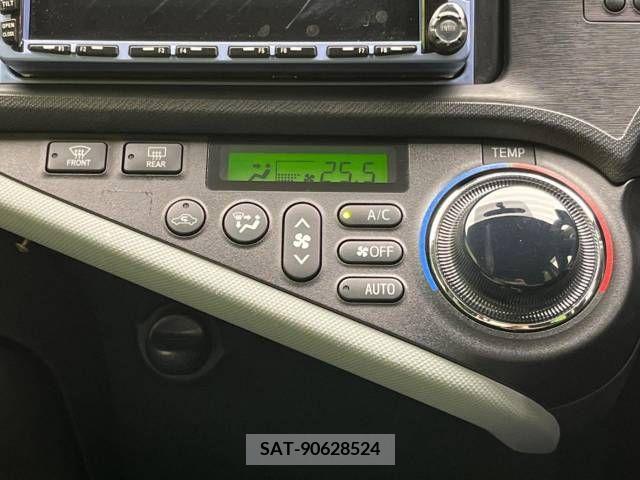 Toyota AQUA 2013-06 349982-4