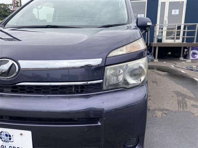 Toyota VOXY 2012-04 15332-8