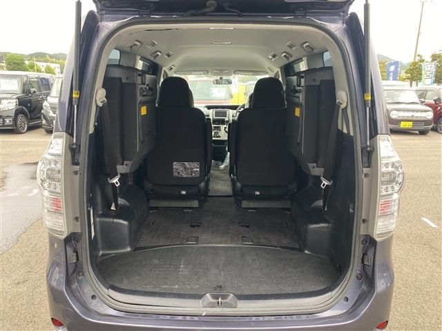 Toyota VOXY 2012-04 15332-7