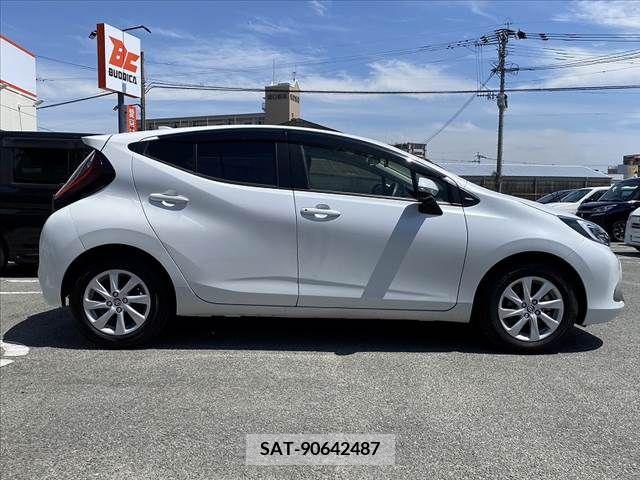 Toyota AQUA 2022-01 260531-11