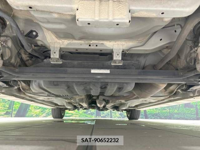 Toyota BB 2011-12 327038-19