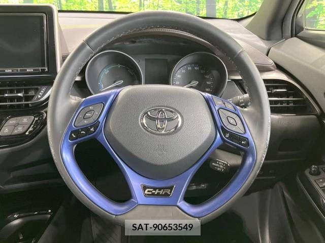Toyota C-HR 2017-04 294947-11