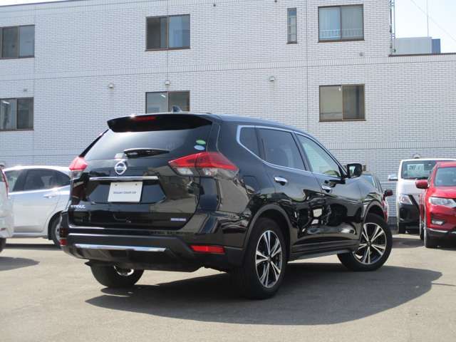 Nissan X-TRAIL 2017-10 18034-1