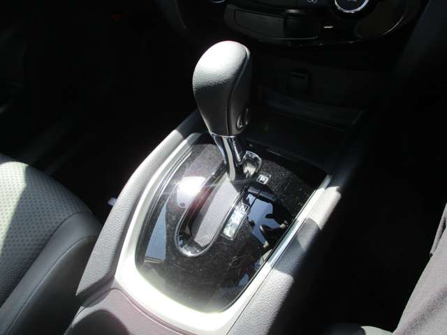 Nissan X-TRAIL 2017-10 18034-7