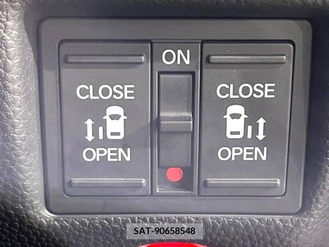 Honda N BOX CUSTOM 2019-05 278932-4