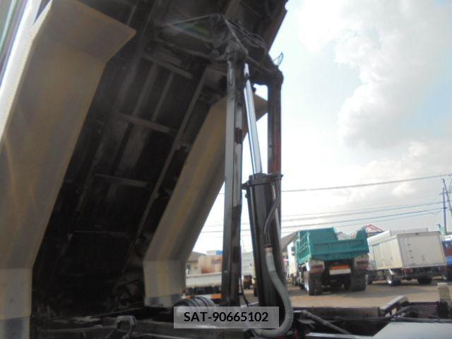 Isuzu GIGA 2009-04 360774-24