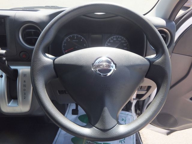 Nissan NV350 Caravan 2016-03 2362-15