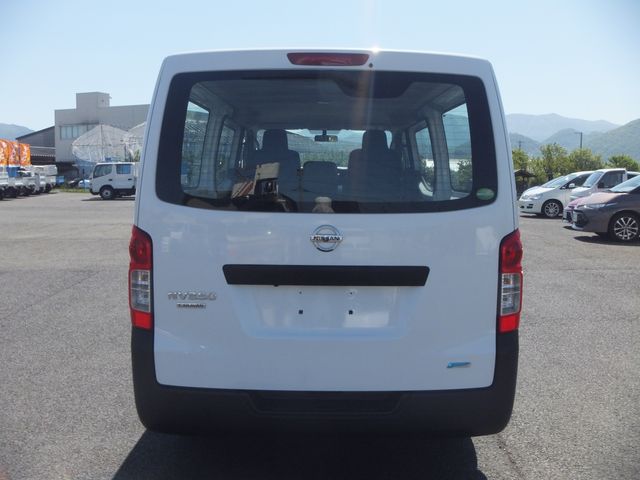 Nissan NV350 Caravan 2016-03 2362-6