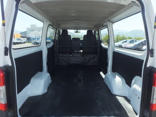 Nissan NV350 Caravan 2016-03 2362-8
