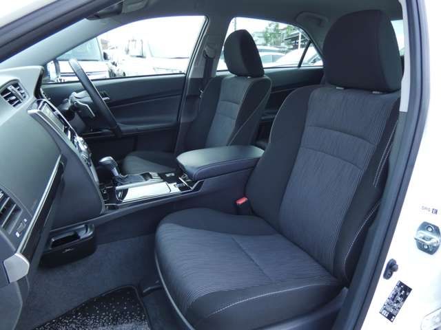 Toyota MARK X 2017-01 181317-24