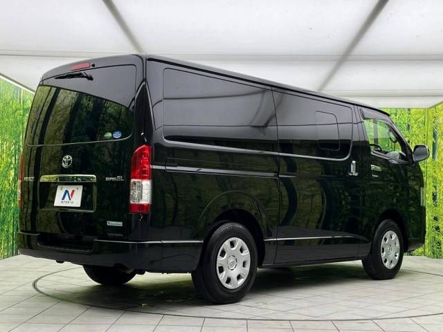 Toyota HIACE VAN 2019-10 186844-17