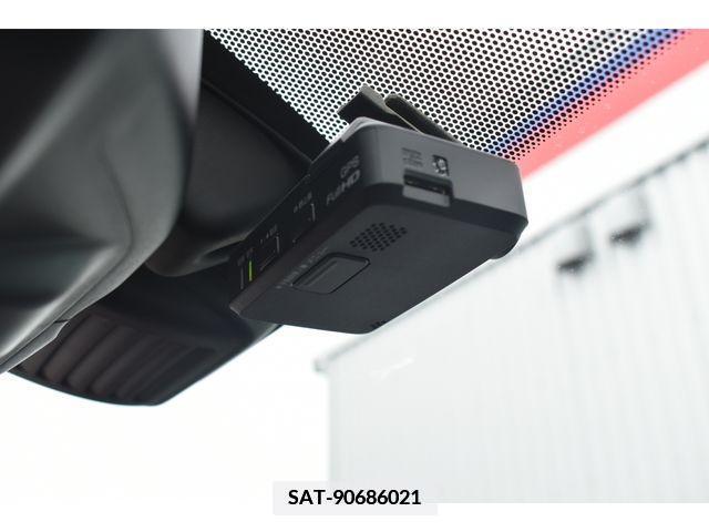 Nissan NOTE 2018-01 382890-5