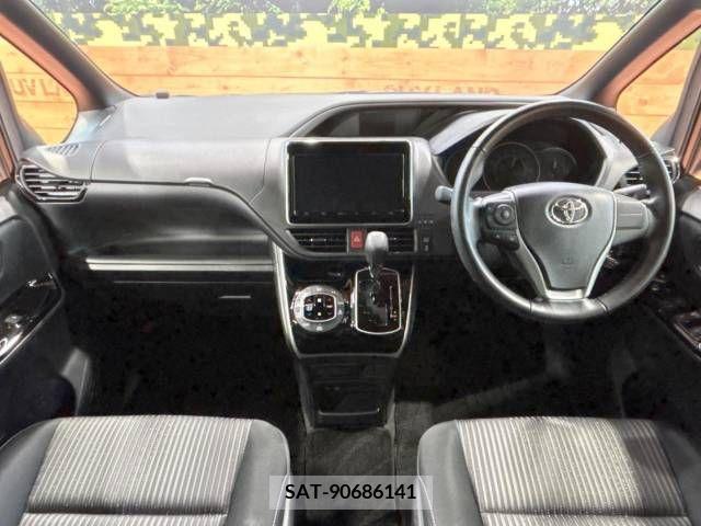 Toyota VOXY 2019-10 288914-1