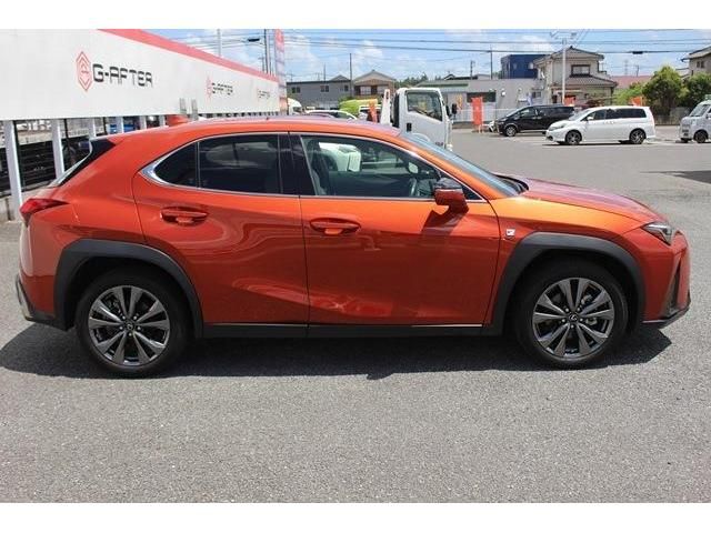 Lexus UX 2021-03 8608-10