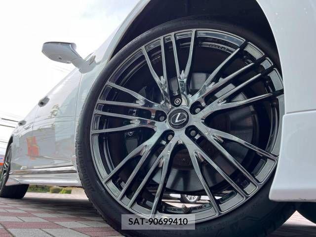 Lexus LS 2018-04 242652-13