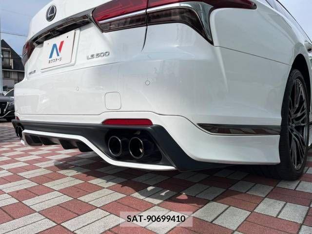 Lexus LS 2018-04 242652-3