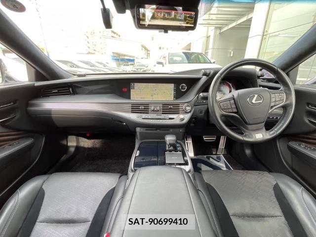 Lexus LS 2018-04 242652-1