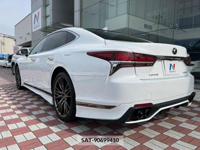 Lexus LS 2018-04 242652-17