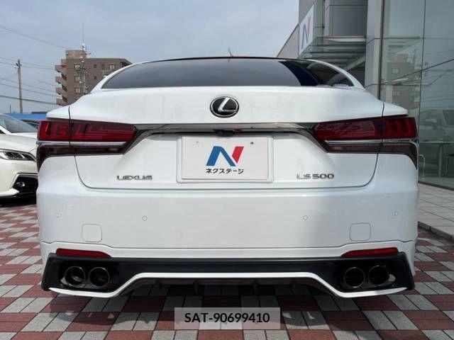 Lexus LS 2018-04 242652-15