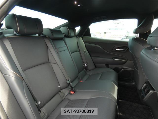 Toyota CROWN 2022-12 256285-7