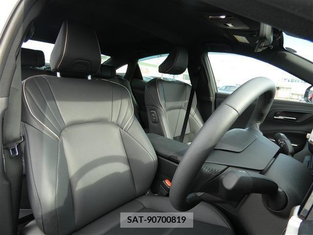 Toyota CROWN 2022-12 256285-6