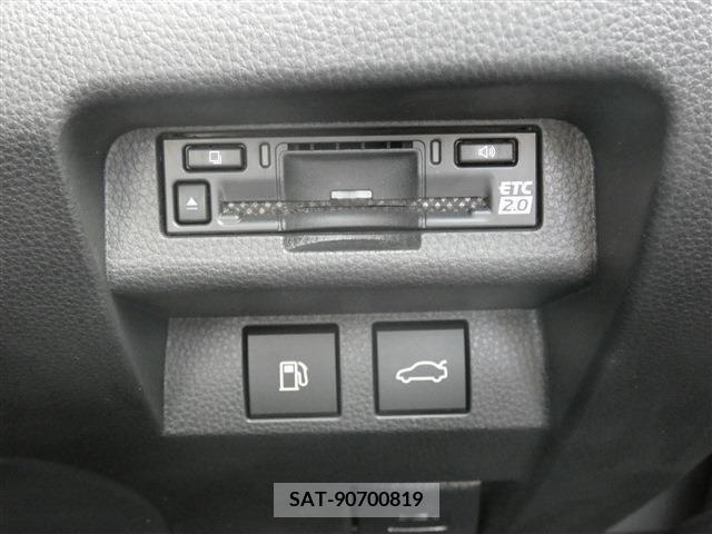 Toyota CROWN 2022-12 256285-18