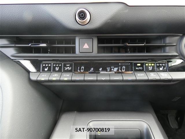 Toyota CROWN 2022-12 256285-11