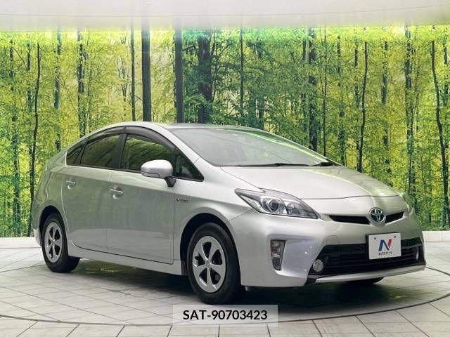 Toyota PRIUS 2015-10 281788-16