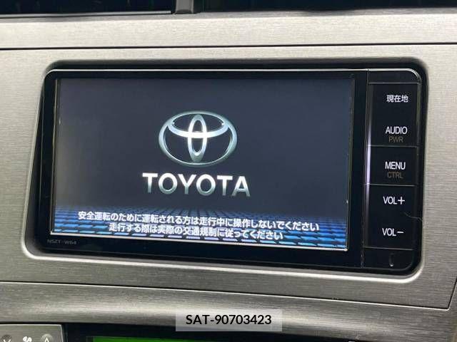 Toyota PRIUS 2015-10 281788-2